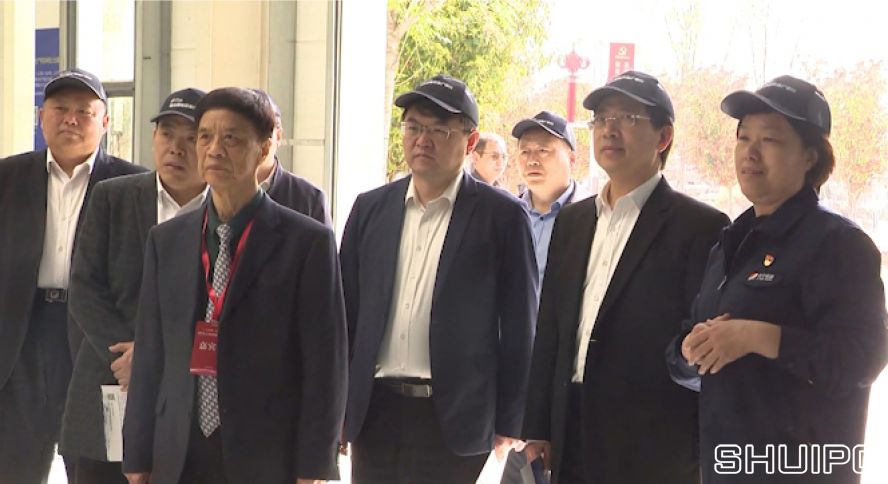 武漢理工大學(xué)黨委書記信思金，武漢理工大學(xué)原校長、俄羅斯國家工程院外籍院士周祖德，山東理工大學(xué)原校長、俄羅斯自然科學(xué)院外籍院士張鐵柱